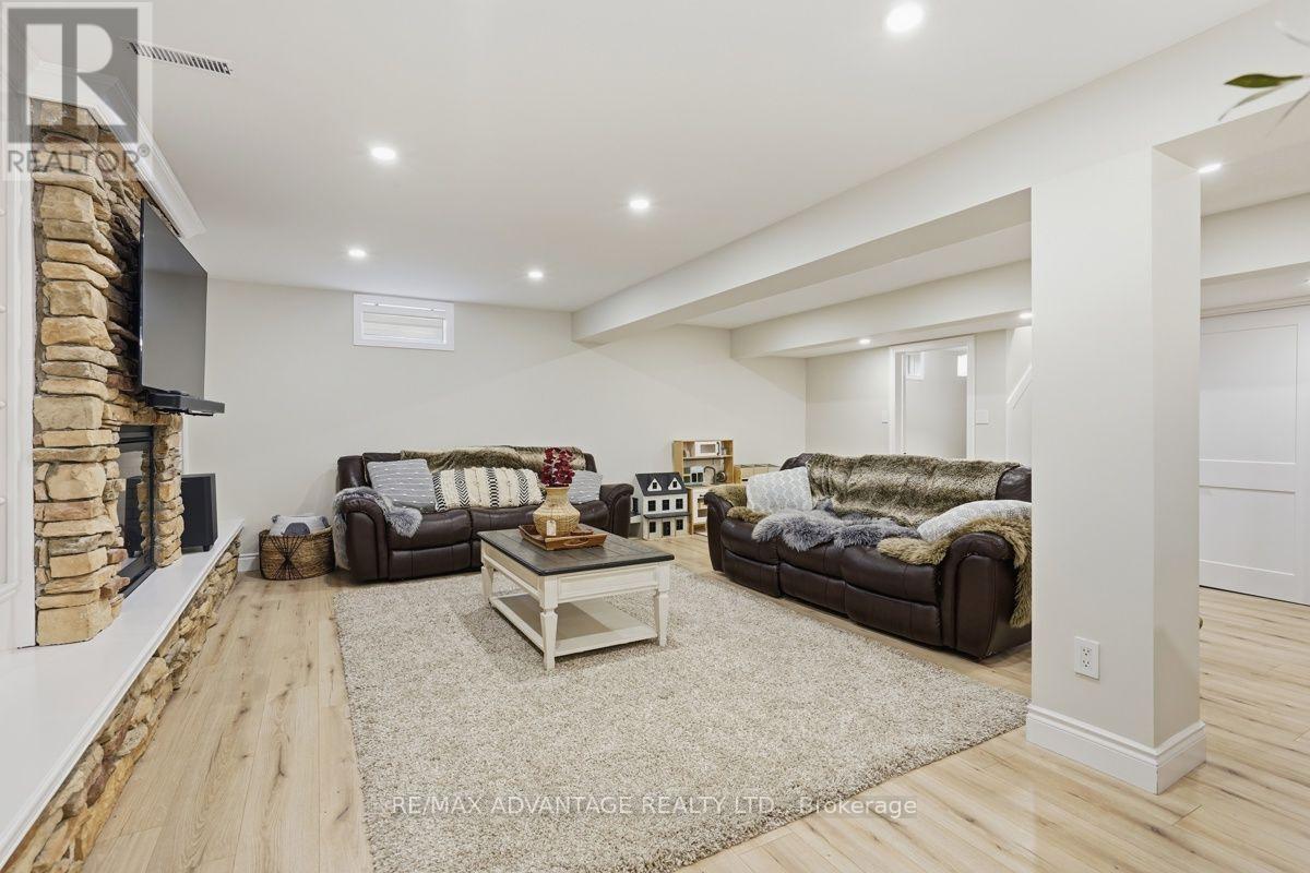 831 Crestview Crescent, London South, Ontario  N6K 4W3 - Photo 31 - X13635794