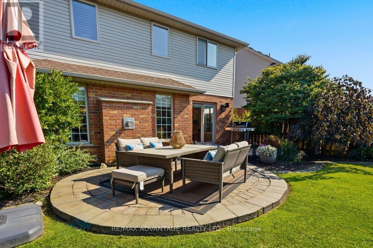 831 Crestview Crescent, London South, Ontario  N6K 4W3 - Photo 39 - X13635794