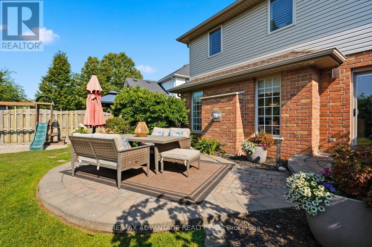 831 Crestview Crescent, London South, Ontario  N6K 4W3 - Photo 40 - X13635794