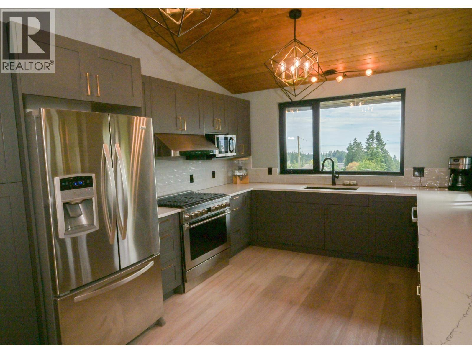 5125 Salal Road, Sechelt, British Columbia  V7Z 0B7 - Photo 10 - R3150968