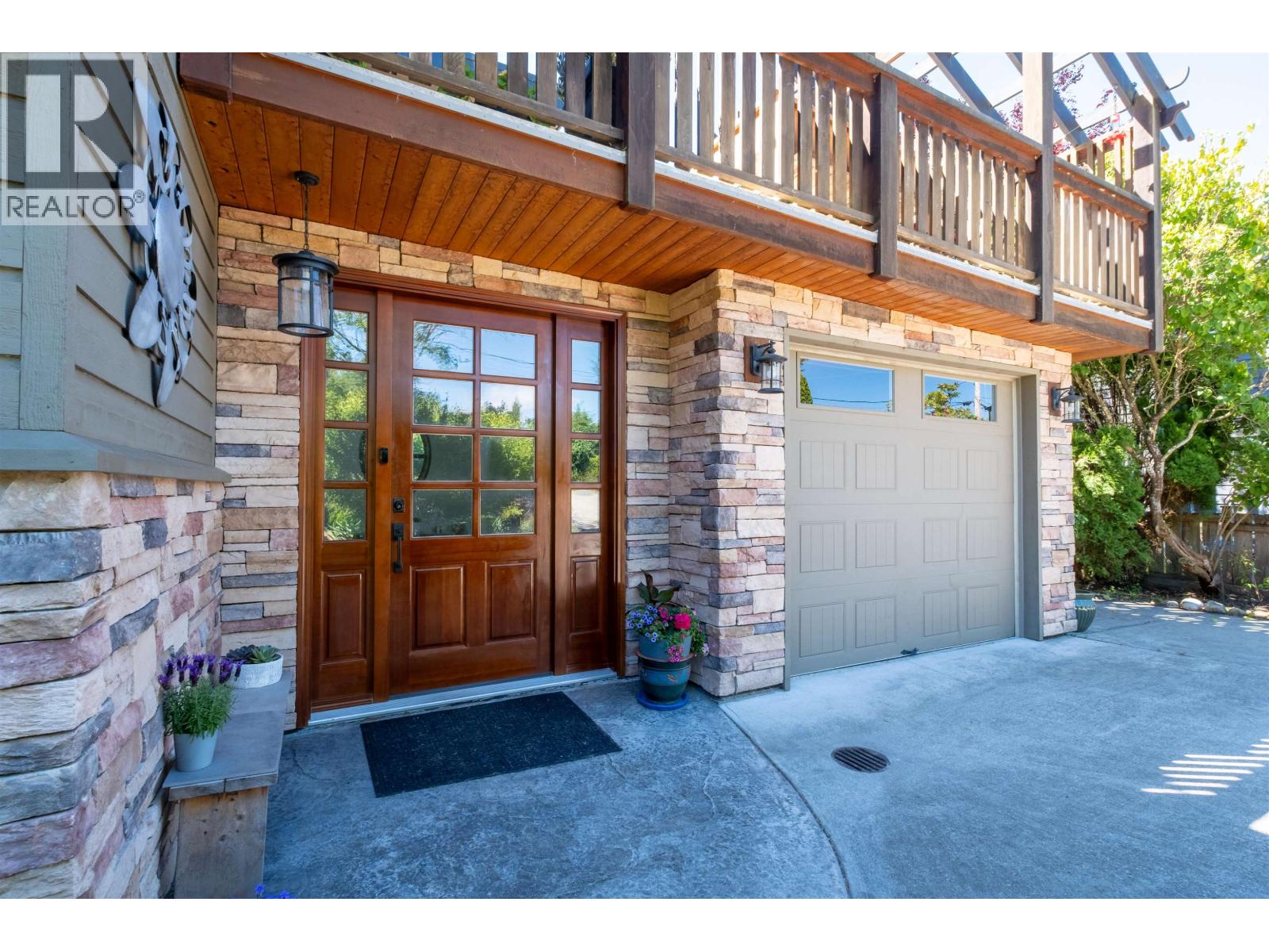 5125 Salal Road, Sechelt, British Columbia  V7Z 0B7 - Photo 2 - R3150968