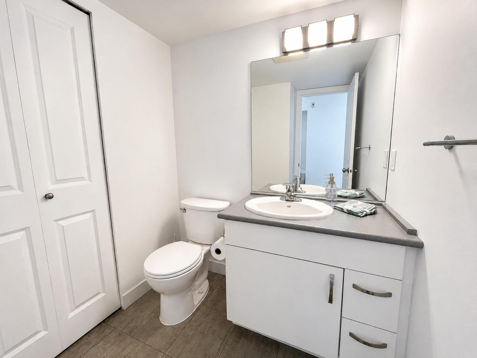 434 10838 City Parkway, Surrey, British Columbia  V3T 5X9 - Photo 13 - R3141153