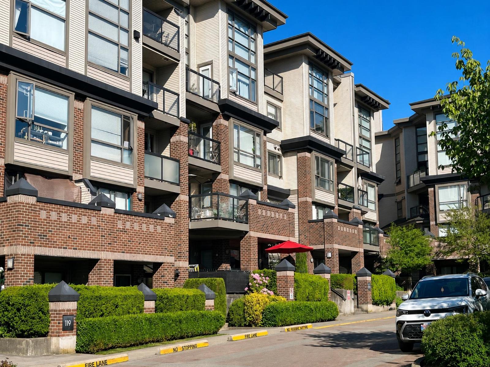 434 10838 City Parkway, Surrey, British Columbia  V3T 5X9 - Photo 2 - R3141153