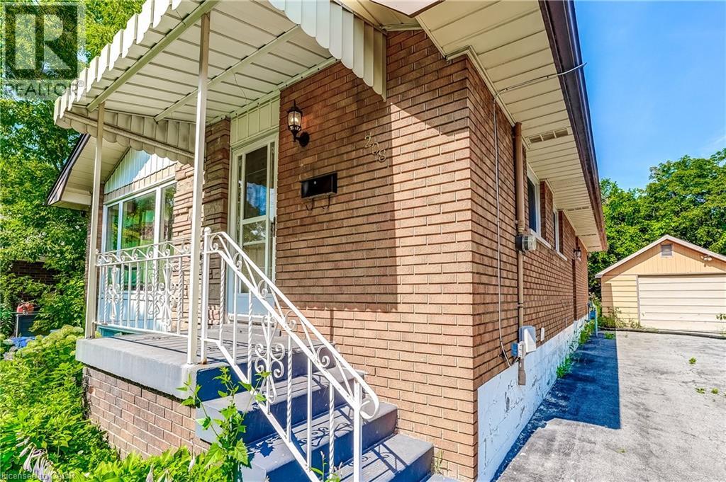208 West 19th Street, Hamilton, Ontario  L9C 4J2 - Photo 4 - 40848909