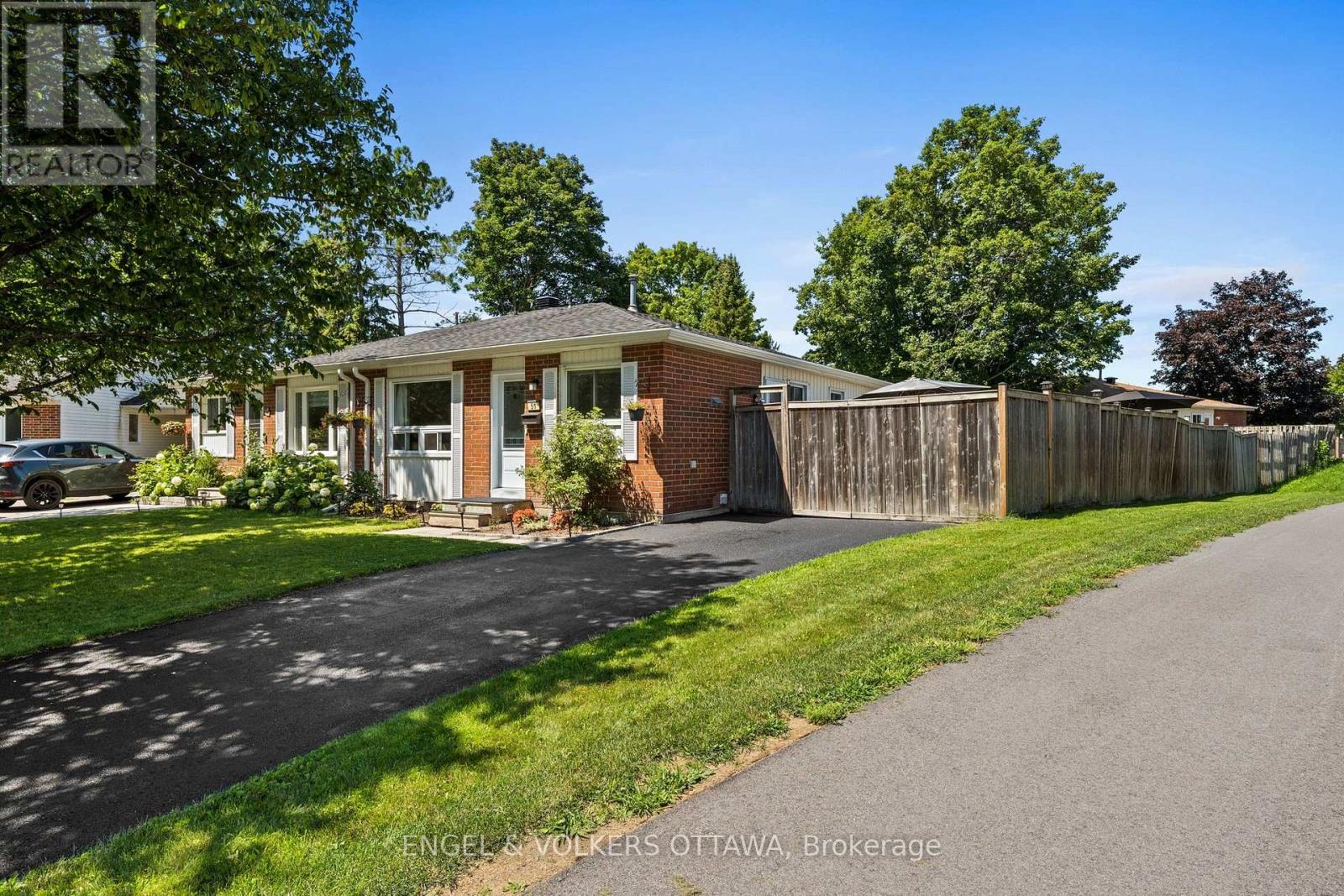 51 Morton Drive, Ottawa, Ontario  K2L 1W9 - Photo 4 - X13635776