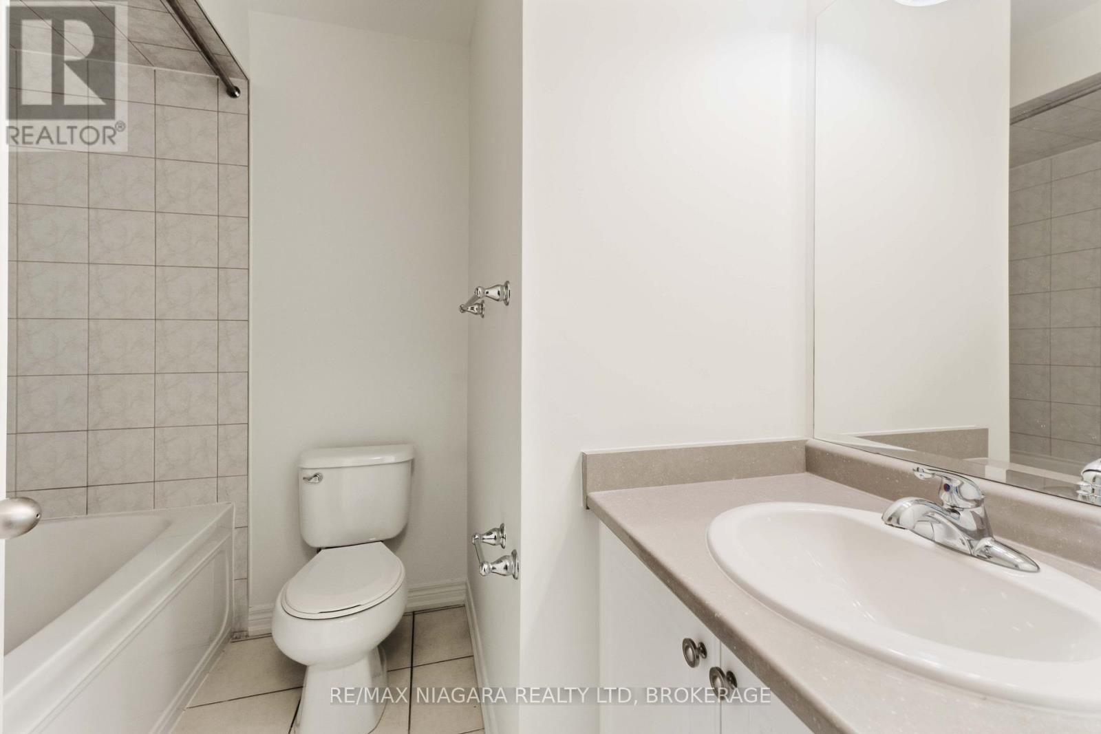 48 Juneberry Road, Thorold, Ontario  L2V 5G5 - Photo 15 - X13635698