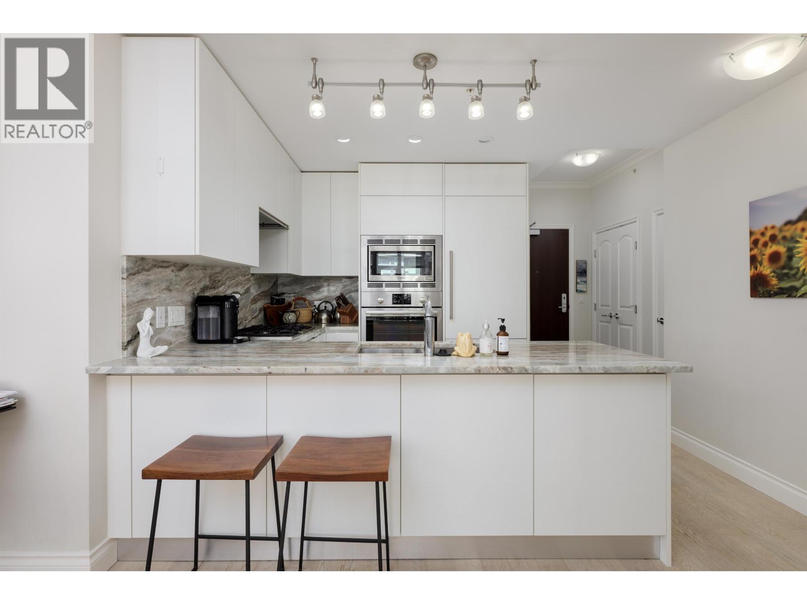 708 185 Victory Ship Way, North Vancouver, British Columbia  V7L 0G2 - Photo 6 - R3152196