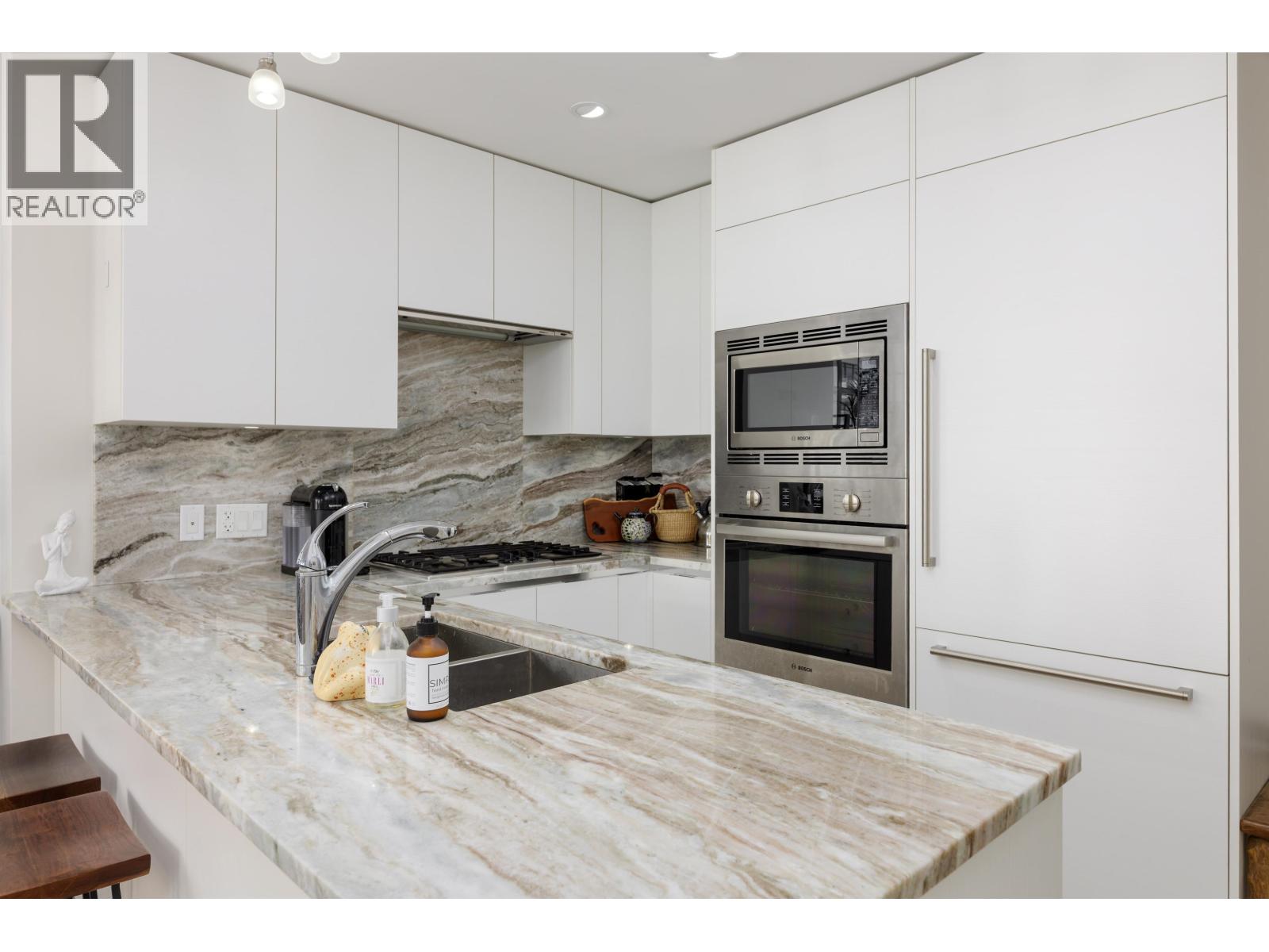 708 185 Victory Ship Way, North Vancouver, British Columbia  V7L 0G2 - Photo 7 - R3152196