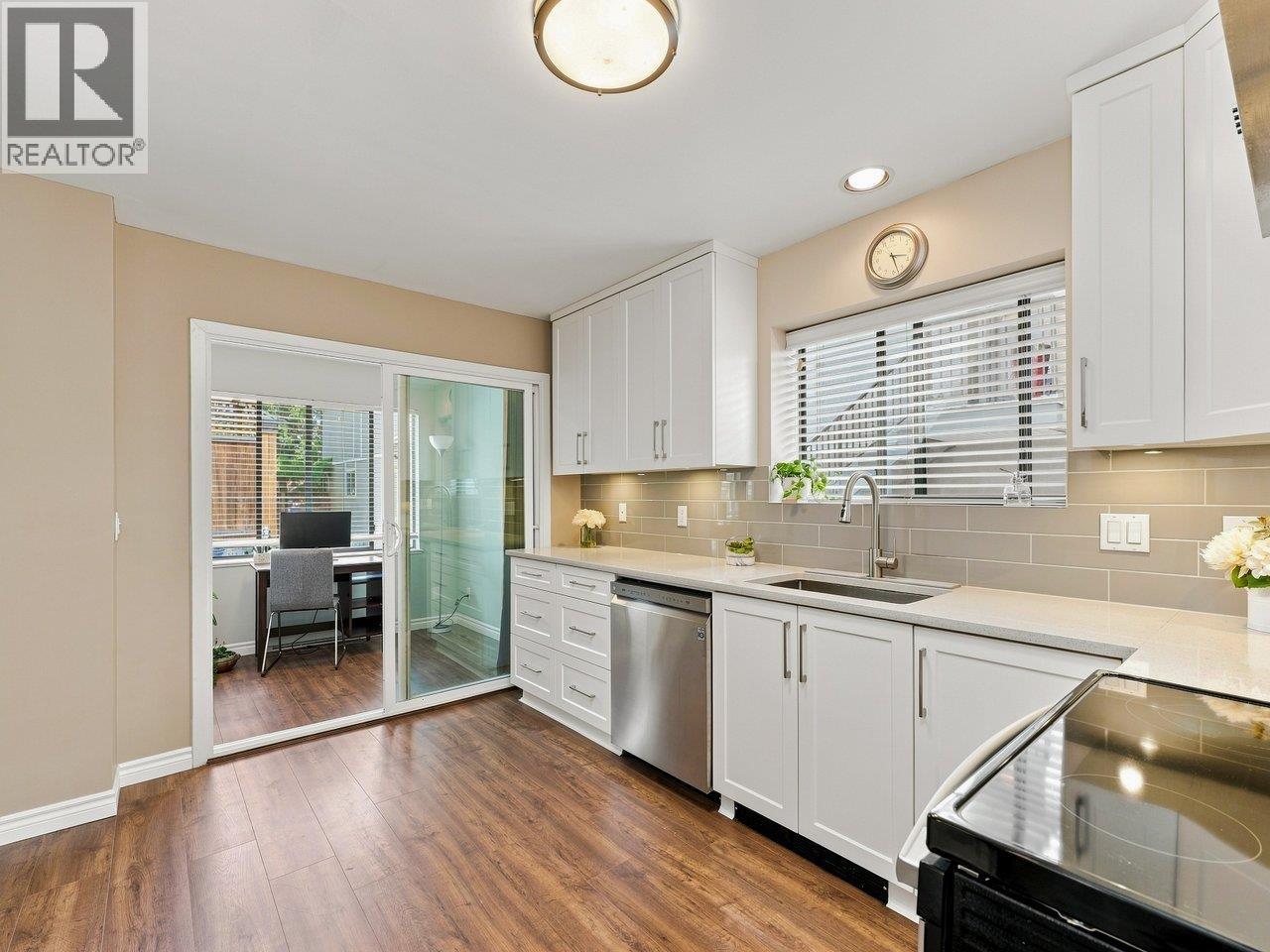 22 2133 St. Georges Avenue, North Vancouver, British Columbia  V7L 3K5 - Photo 7 - R3152210