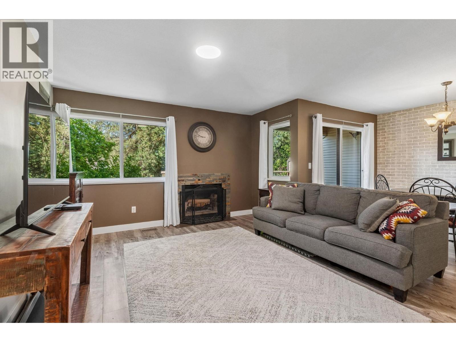 110 1210 Falcon Drive, Coquitlam, British Columbia  V3E 2E5 - Photo 3 - R3152222