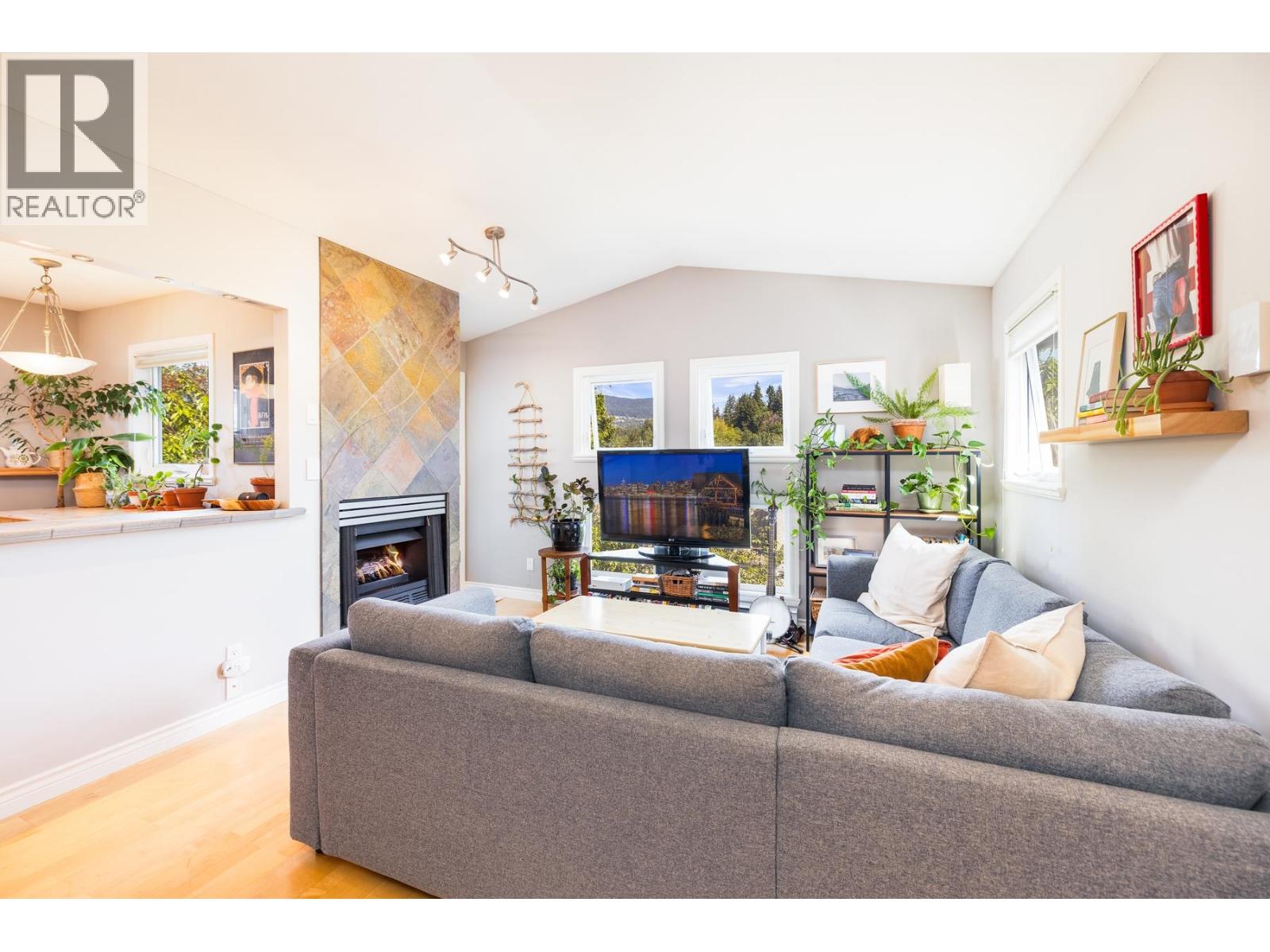 303 1528 Bowser Avenue, North Vancouver, British Columbia  V7P 2Y3 - Photo 18 - R3152225