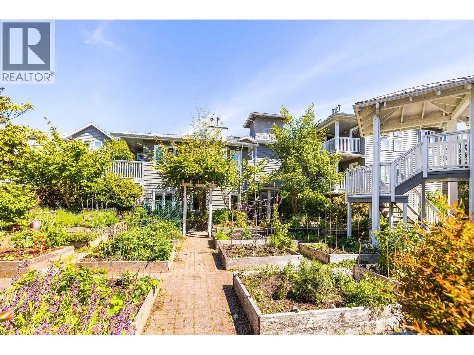 303 1528 Bowser Avenue, North Vancouver, British Columbia  V7P 2Y3 - Photo 24 - R3152225