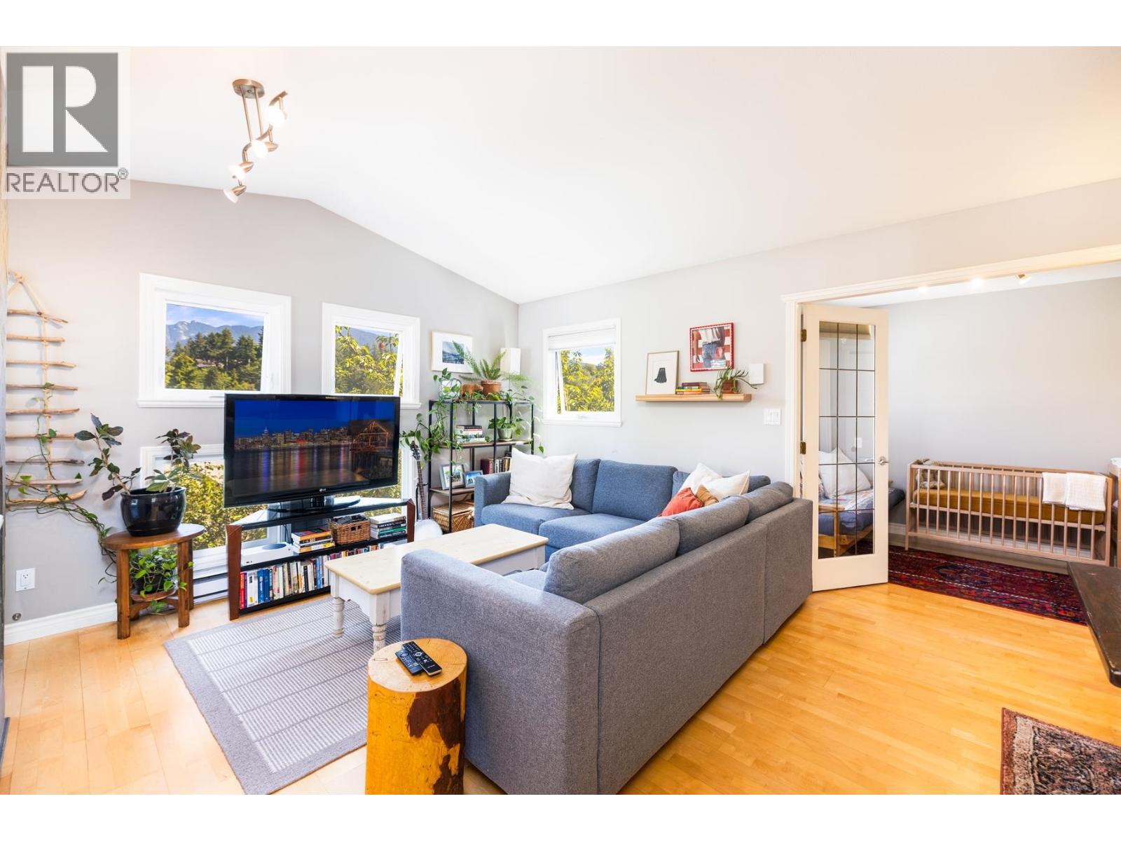 303 1528 Bowser Avenue, North Vancouver, British Columbia  V7P 2Y3 - Photo 29 - R3152225