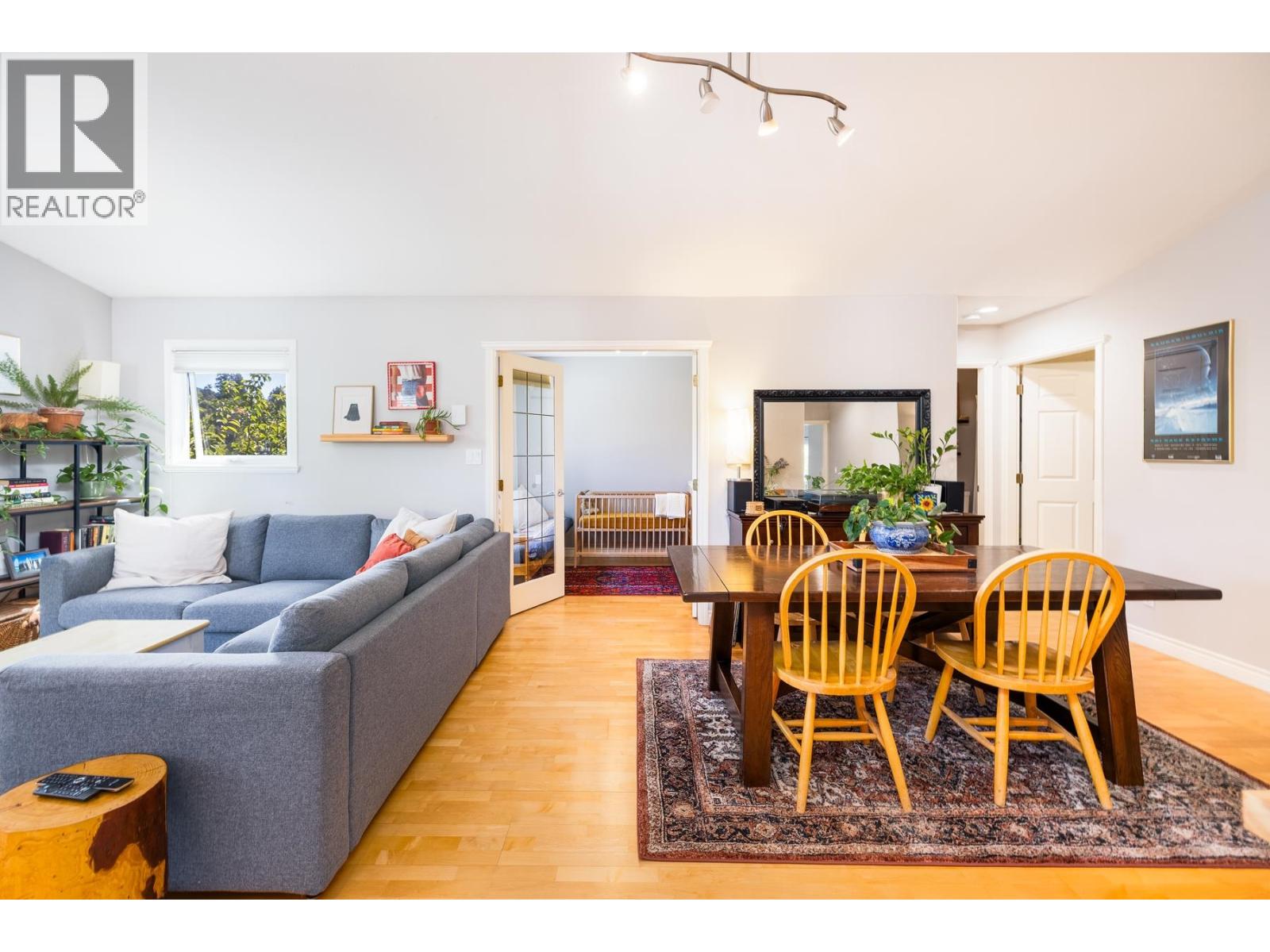 303 1528 Bowser Avenue, North Vancouver, British Columbia  V7P 2Y3 - Photo 4 - R3152225