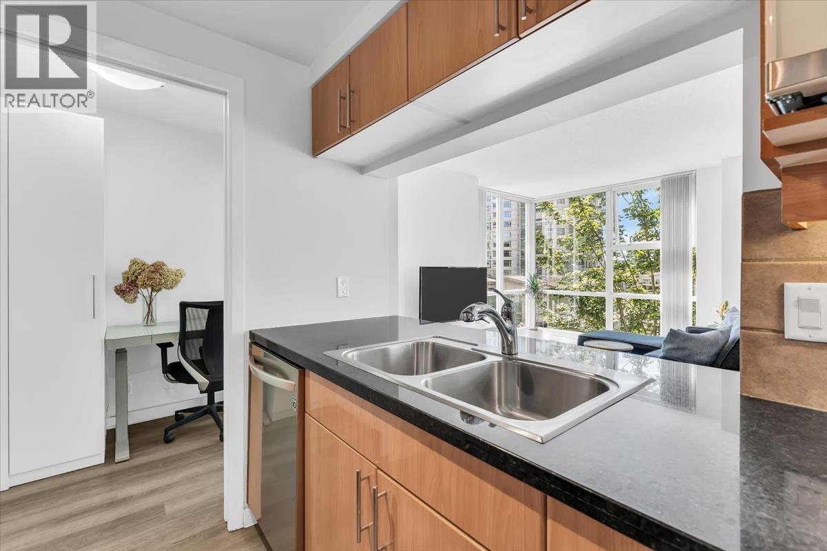 602 193 Aquarius Mews, Vancouver, British Columbia  V6Z 2Z2 - Photo 10 - R3152234