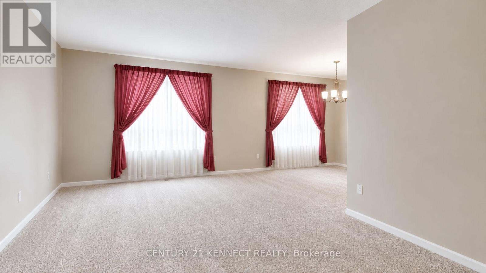 715 Waverly Street N, Oshawa, Ontario  L1J 6C1 - Photo 3 - E13635692