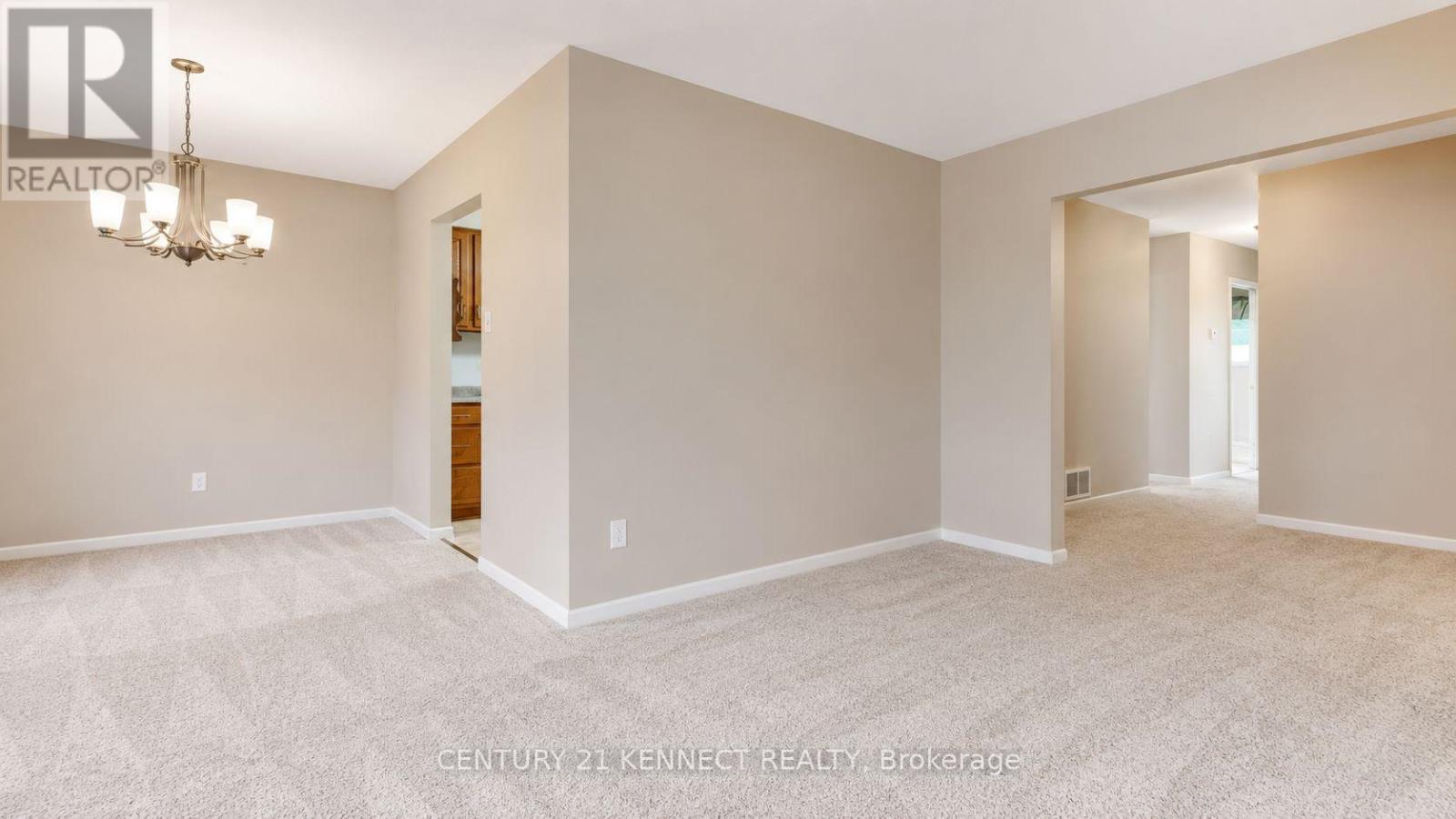 715 Waverly Street N, Oshawa, Ontario  L1J 6C1 - Photo 4 - E13635692