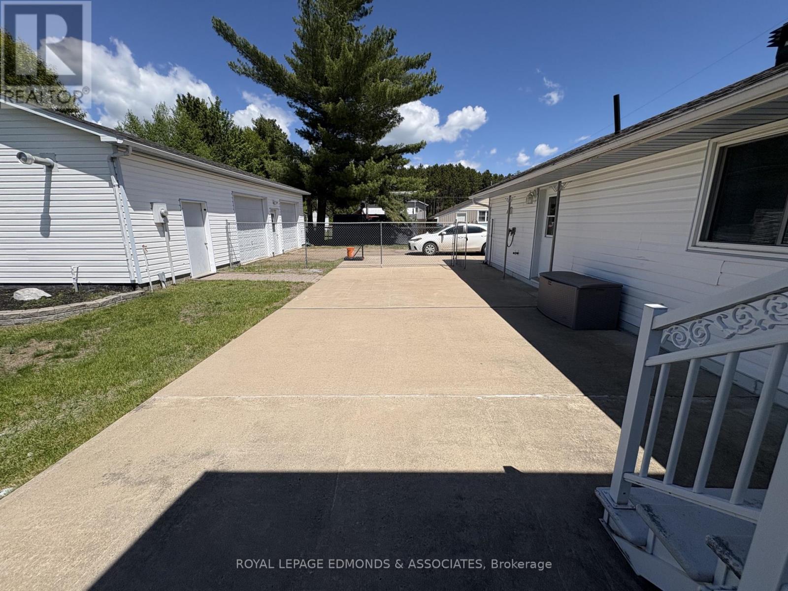 31 Silke Drive, Petawawa, Ontario  K8H 2L3 - Photo 39 - X12955790