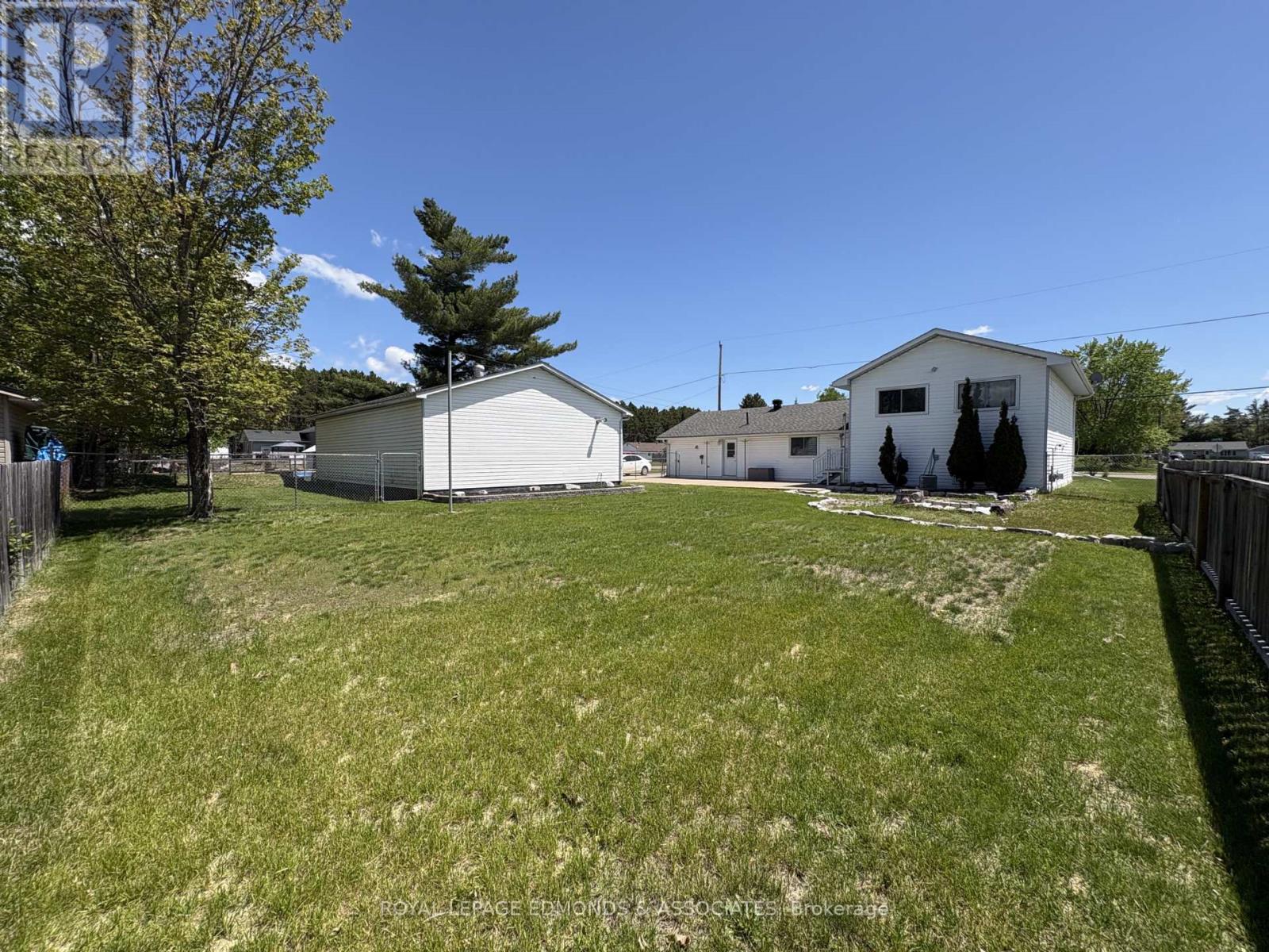 31 Silke Drive, Petawawa, Ontario  K8H 2L3 - Photo 40 - X12955790