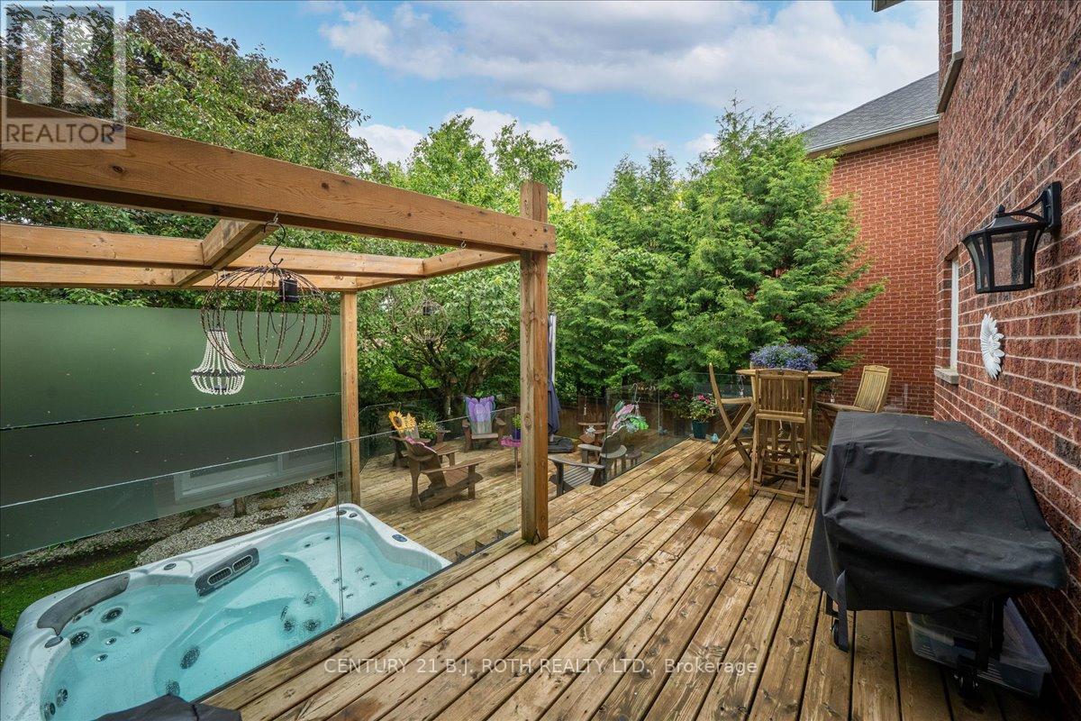 142 Wheeler Crescent, Whitchurch-Stouffville, Ontario  L4A 1K2 - Photo 35 - N13635710