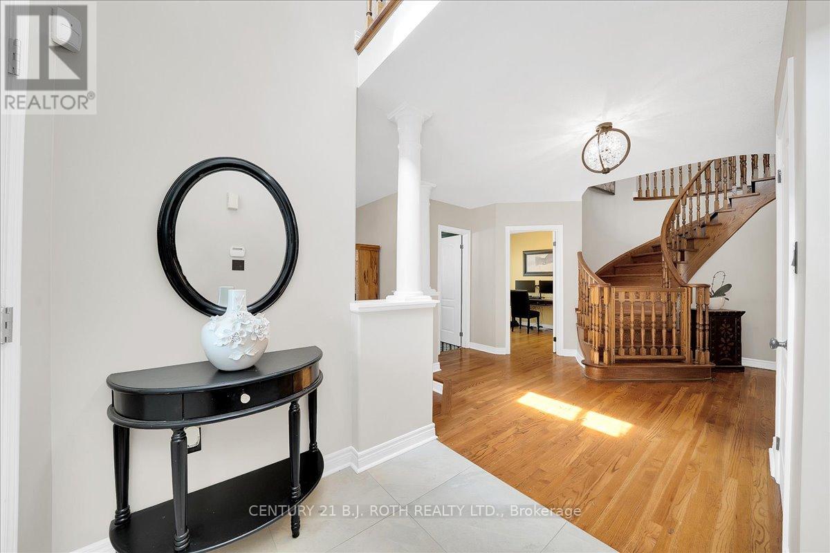 142 Wheeler Crescent, Whitchurch-Stouffville, Ontario  L4A 1K2 - Photo 4 - N13635710