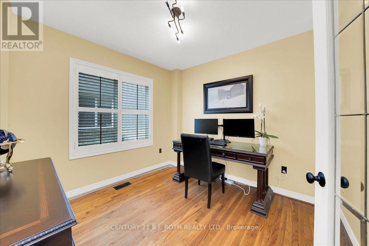 142 Wheeler Crescent, Whitchurch-Stouffville, Ontario  L4A 1K2 - Photo 8 - N13635710