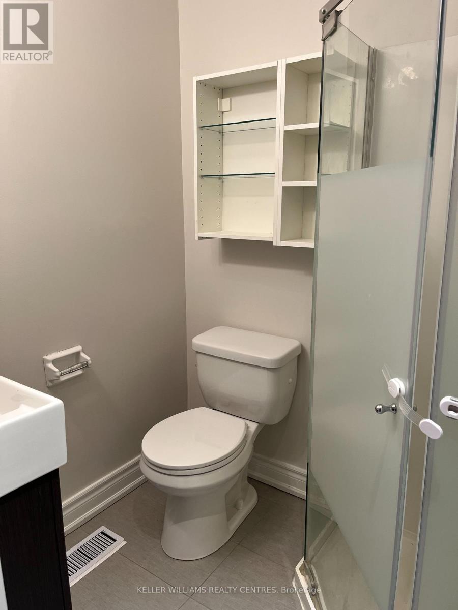 Upper - 211 Silverbirch Drive, Newmarket, Ontario  L3Y 2Z6 - Photo 10 - N13635742