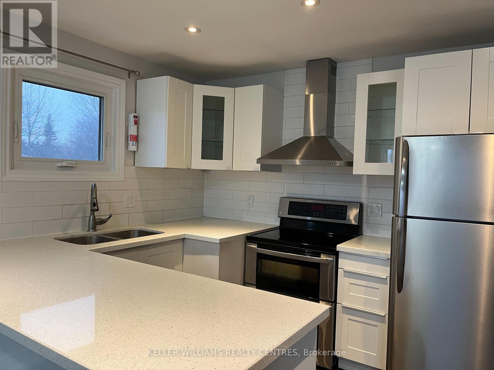 Upper - 211 Silverbirch Drive, Newmarket, Ontario  L3Y 2Z6 - Photo 3 - N13635742