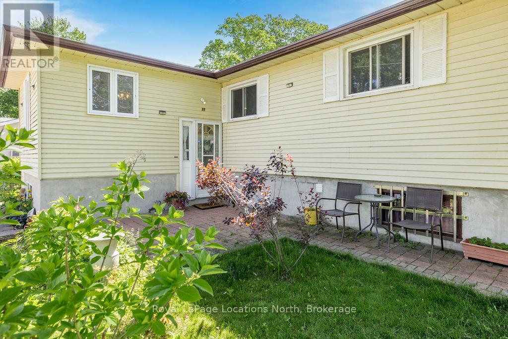 77 Laidlaw Street, Wasaga Beach, Ontario  L9Z 2L2 - Photo 3 - S13635664