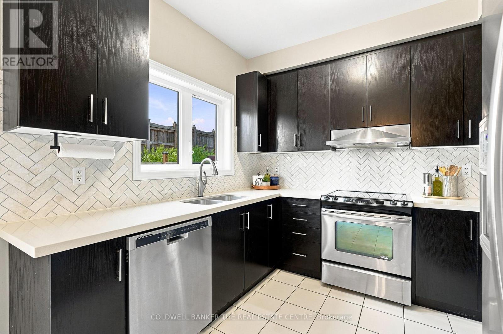46 Pearcey Crescent, Barrie, Ontario L4N 6R8 - Photo 11 - S13635734