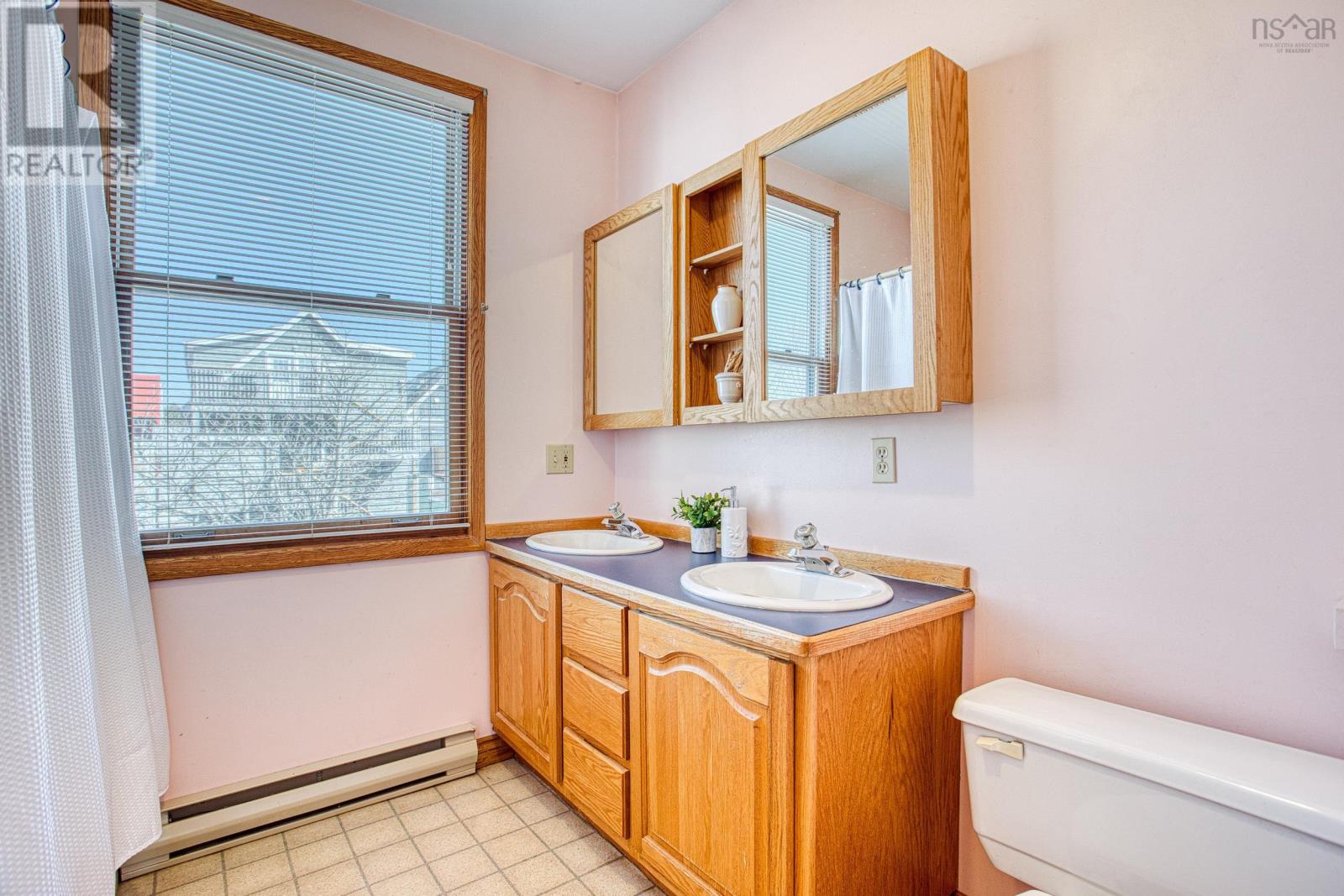 6173 Pepperell Street, Halifax, Nova Scotia  B3H 2P1 - Photo 13 - 202607053