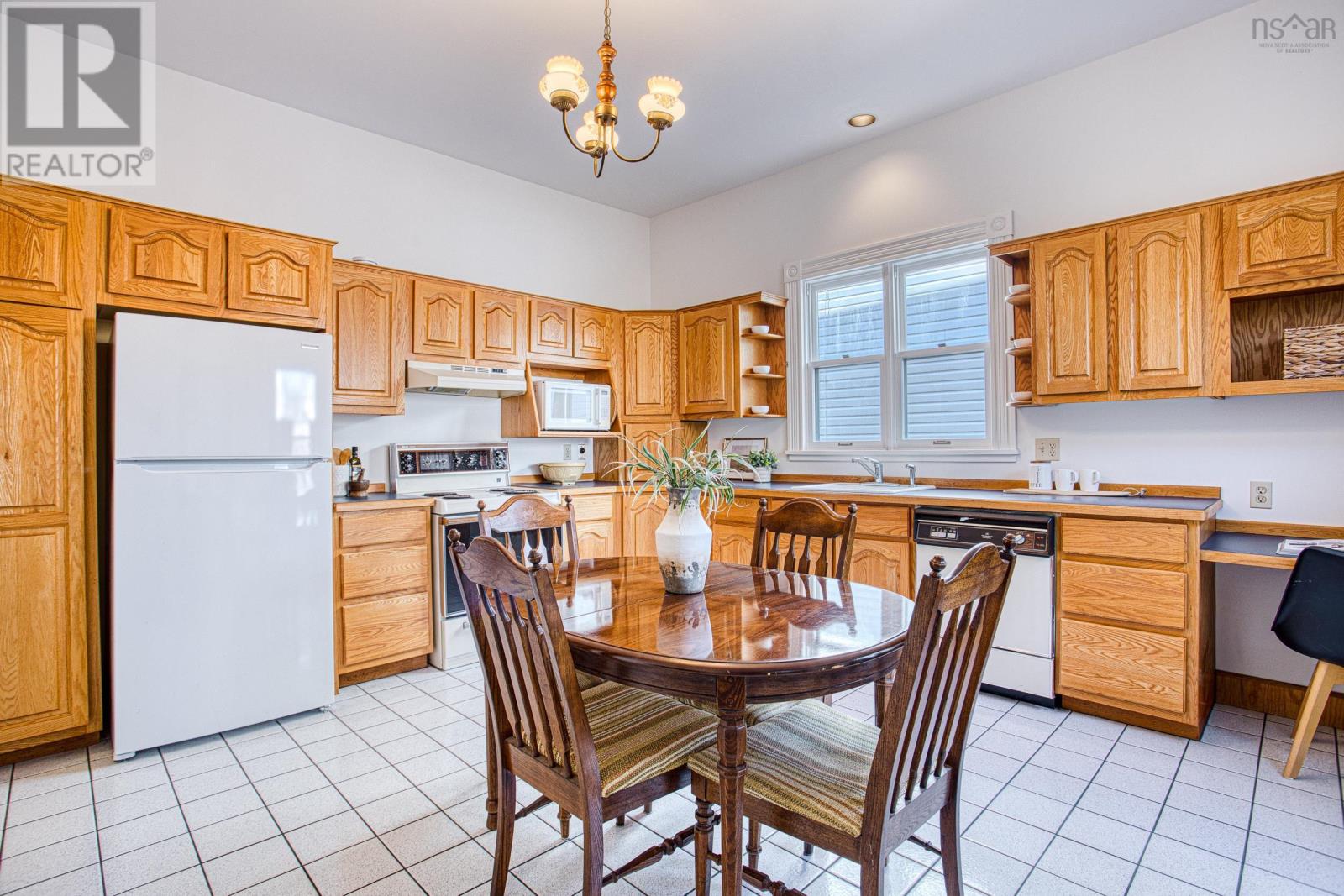 6173 Pepperell Street, Halifax, Nova Scotia  B3H 2P1 - Photo 3 - 202607053