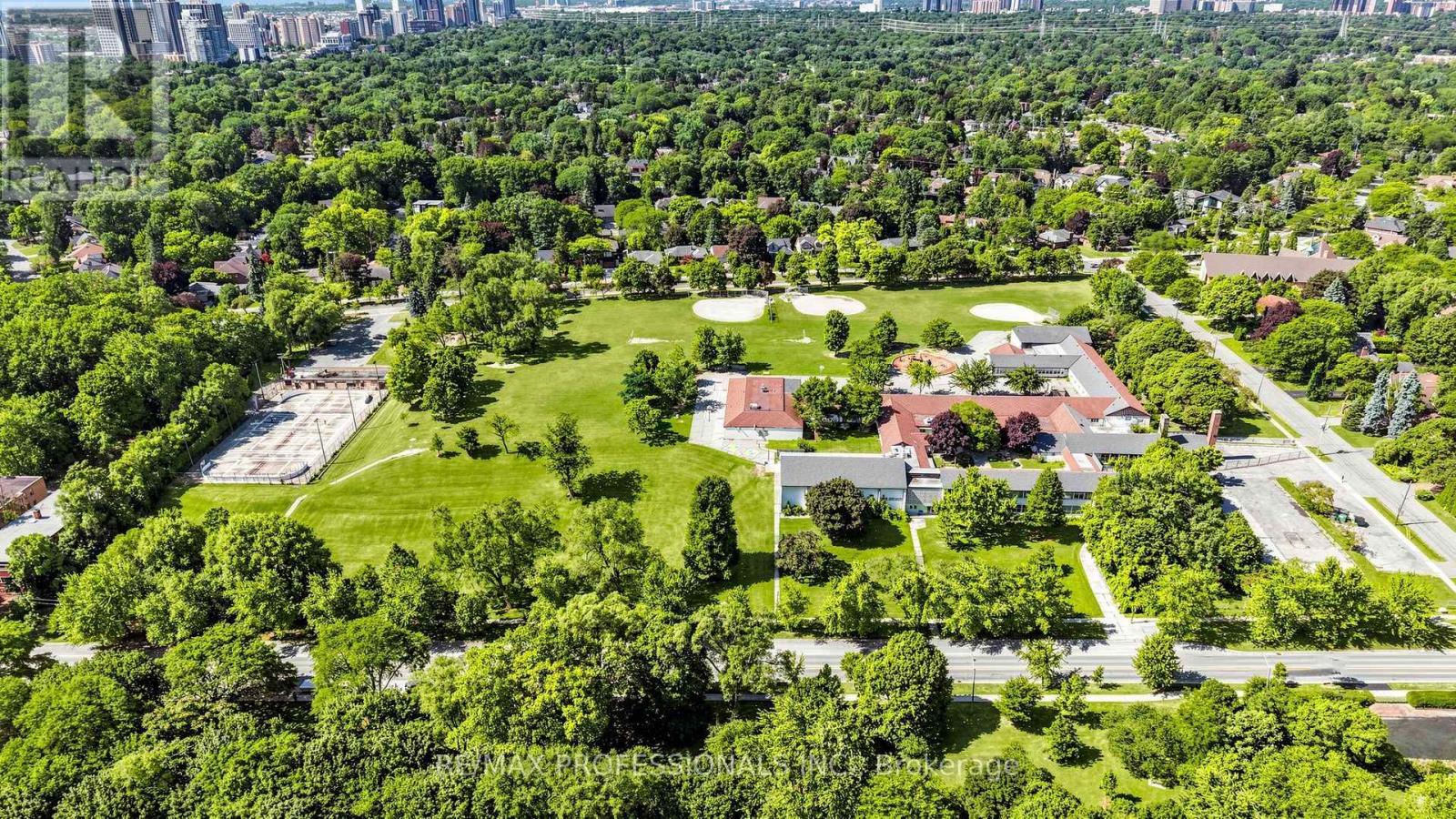 8 Southway Road, Toronto, Ontario  M9A 3X9 - Photo 30 - W13635732