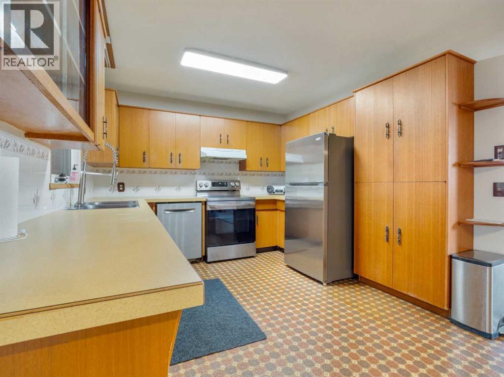 1114 Great Lakes Road S, Lethbridge, Alberta  T1K 3N6 - Photo 11 - A2333712