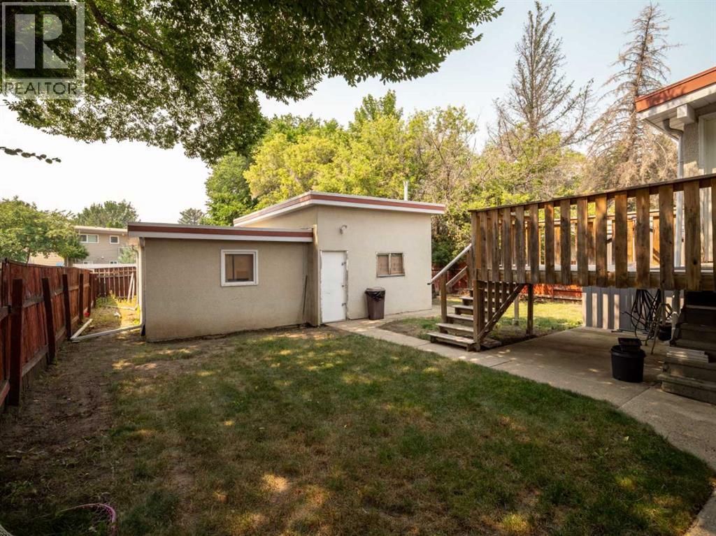 1114 Great Lakes Road S, Lethbridge, Alberta  T1K 3N6 - Photo 32 - A2333712