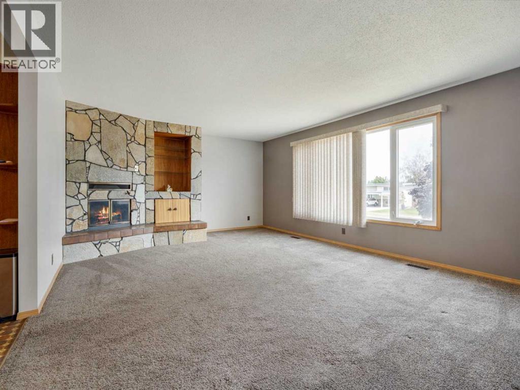 1114 Great Lakes Road S, Lethbridge, Alberta  T1K 3N6 - Photo 4 - A2333712