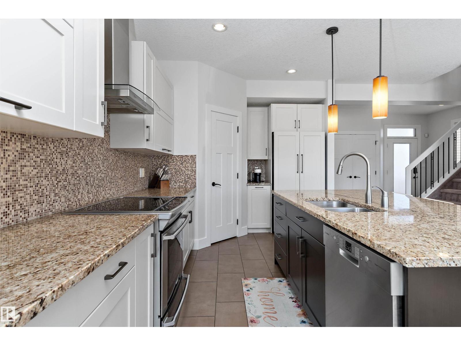 5811 Mullen Pl NW, Edmonton, Alberta  T6R 0T9 - Photo 9 - E4502020