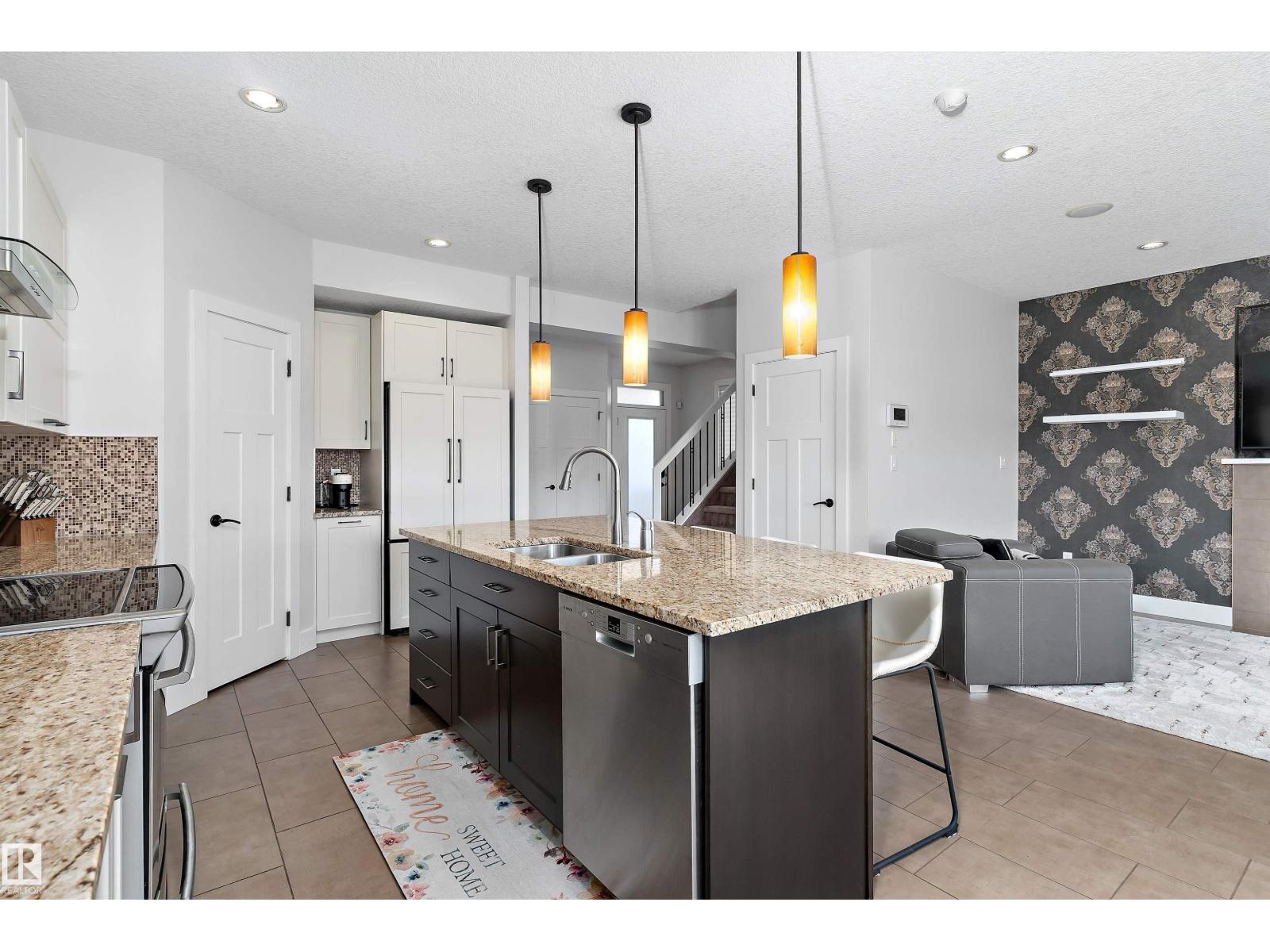 5811 Mullen Pl NW, Edmonton, Alberta  T6R 0T9 - Photo 10 - E4502020