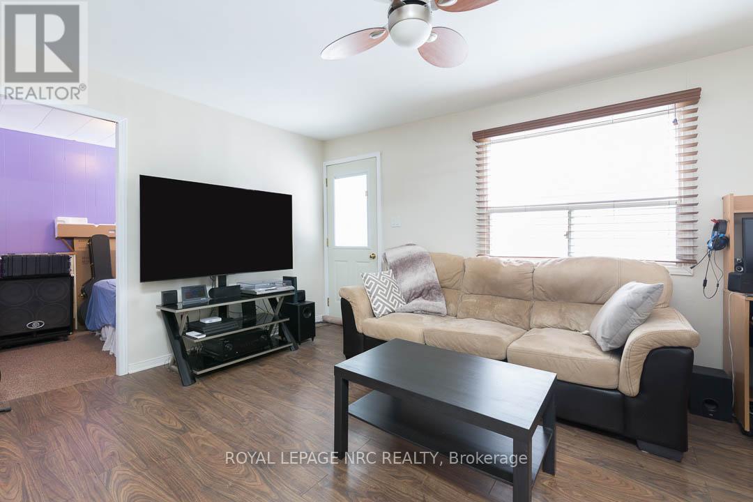 341 Corvette Street, Welland, Ontario  L3B 4S5 - Photo 3 - X13635798