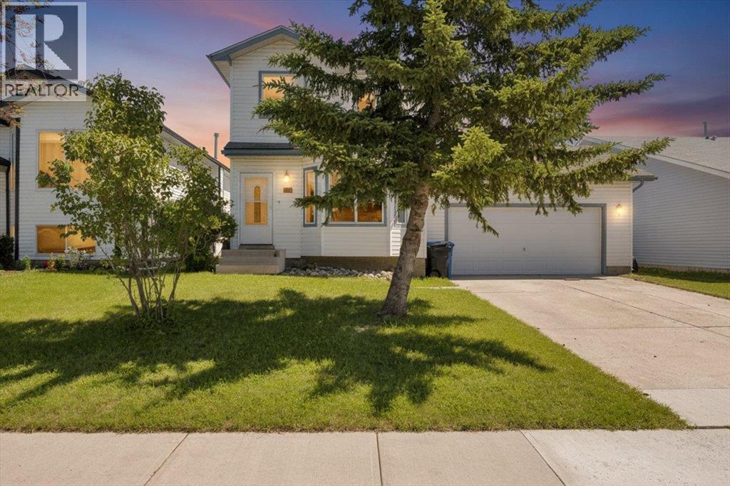 118 Meadowpark Drive, Carstairs, Alberta  T0M 0N0 - Photo 2 - A2325309
