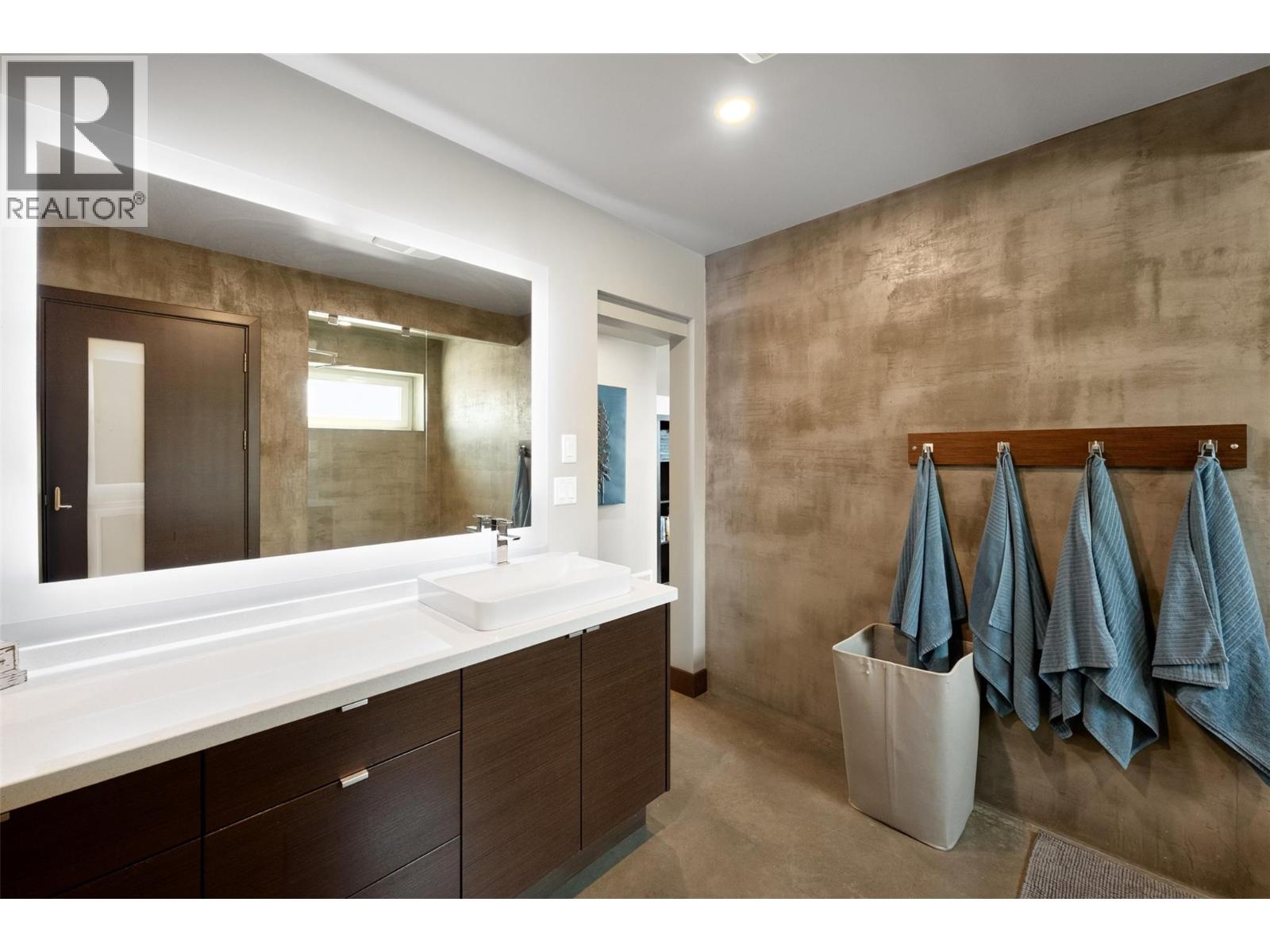 111 Hyslop Drive, Penticton, British Columbia  V2A 9A1 - Photo 37 - 10395639