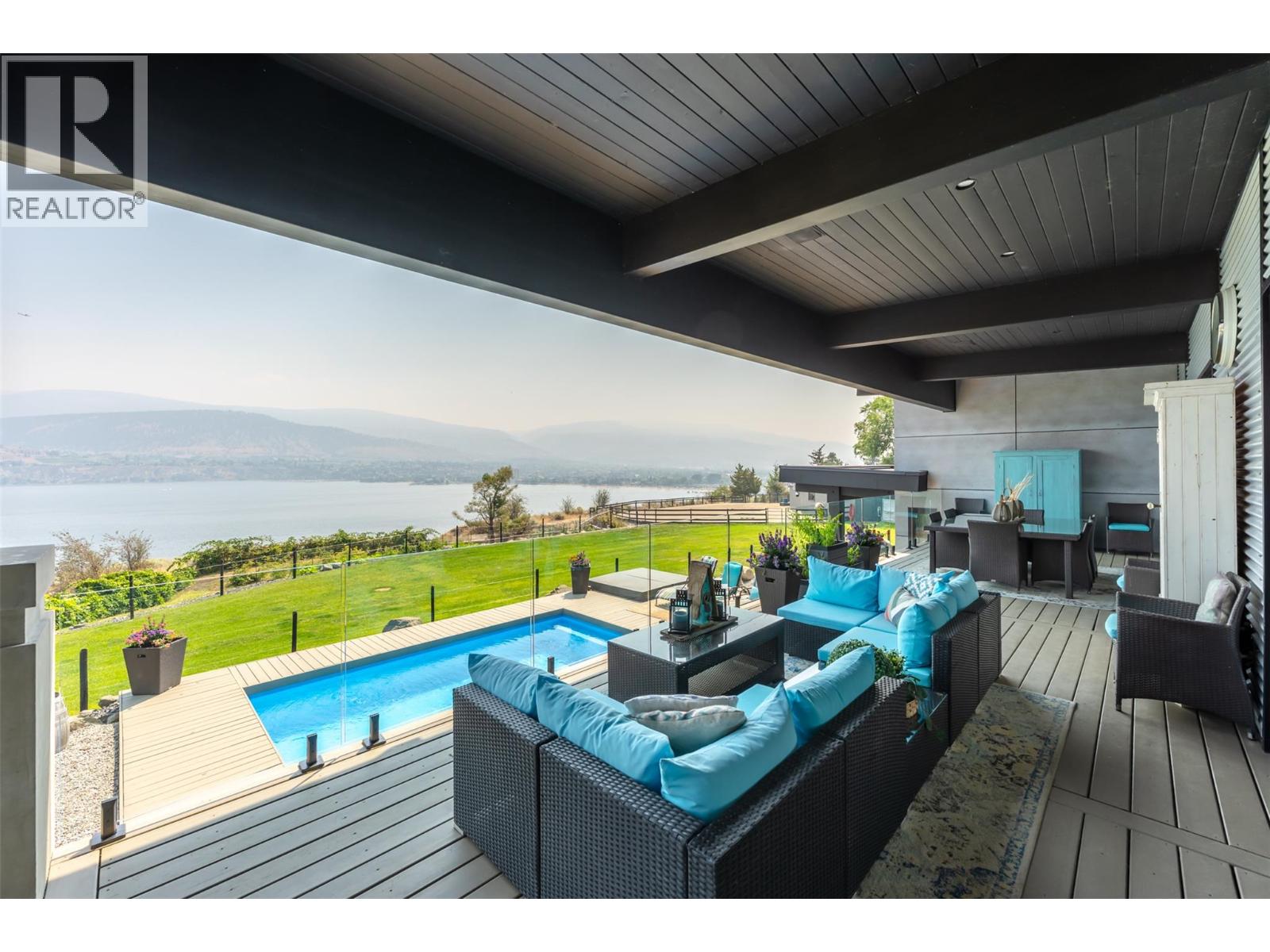 111 Hyslop Drive, Penticton, British Columbia  V2A 9A1 - Photo 2 - 10395639