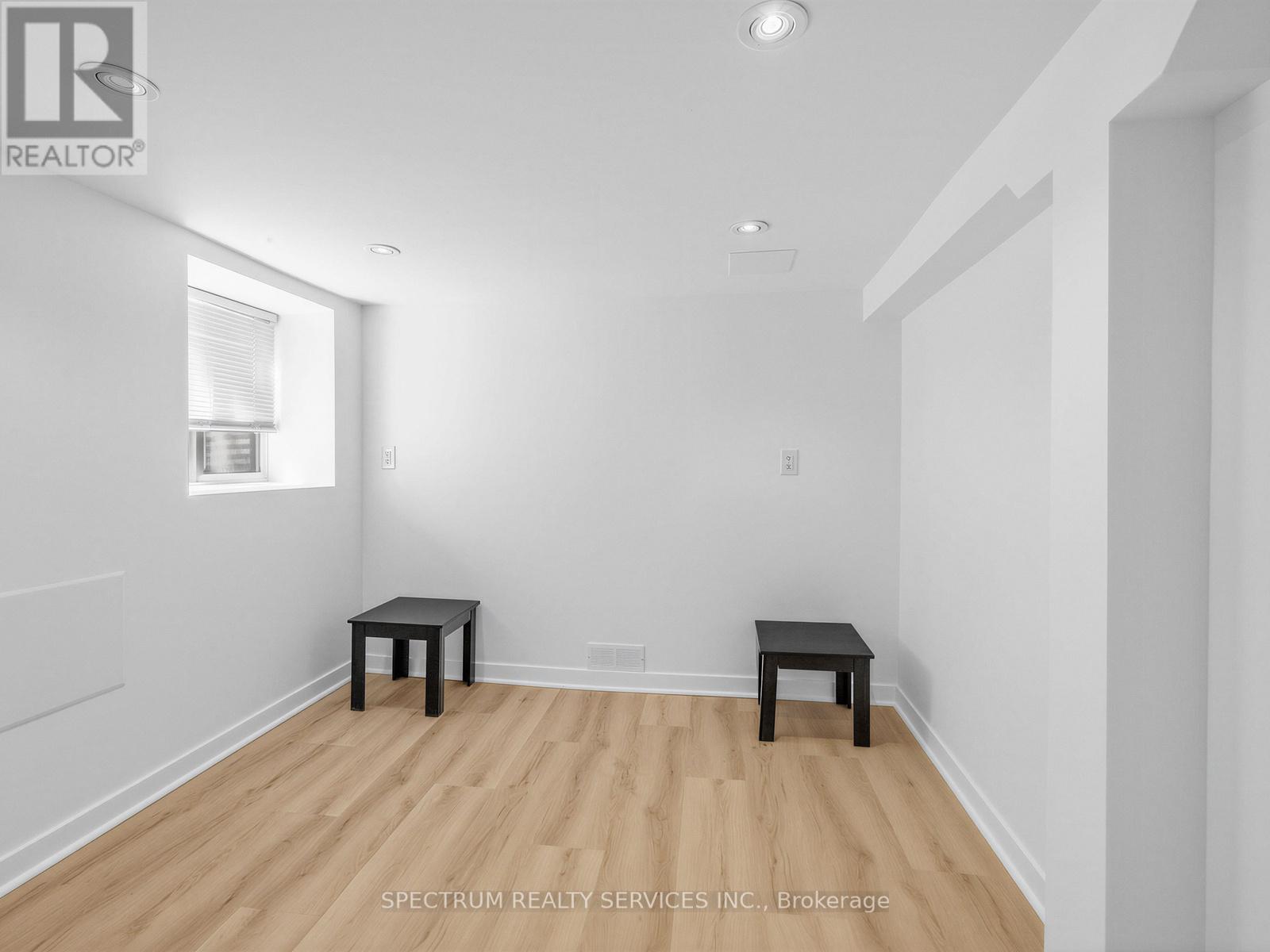 29 Raglan Avenue, Toronto, Ontario  M6C 2K7 - Photo 20 - C13489834