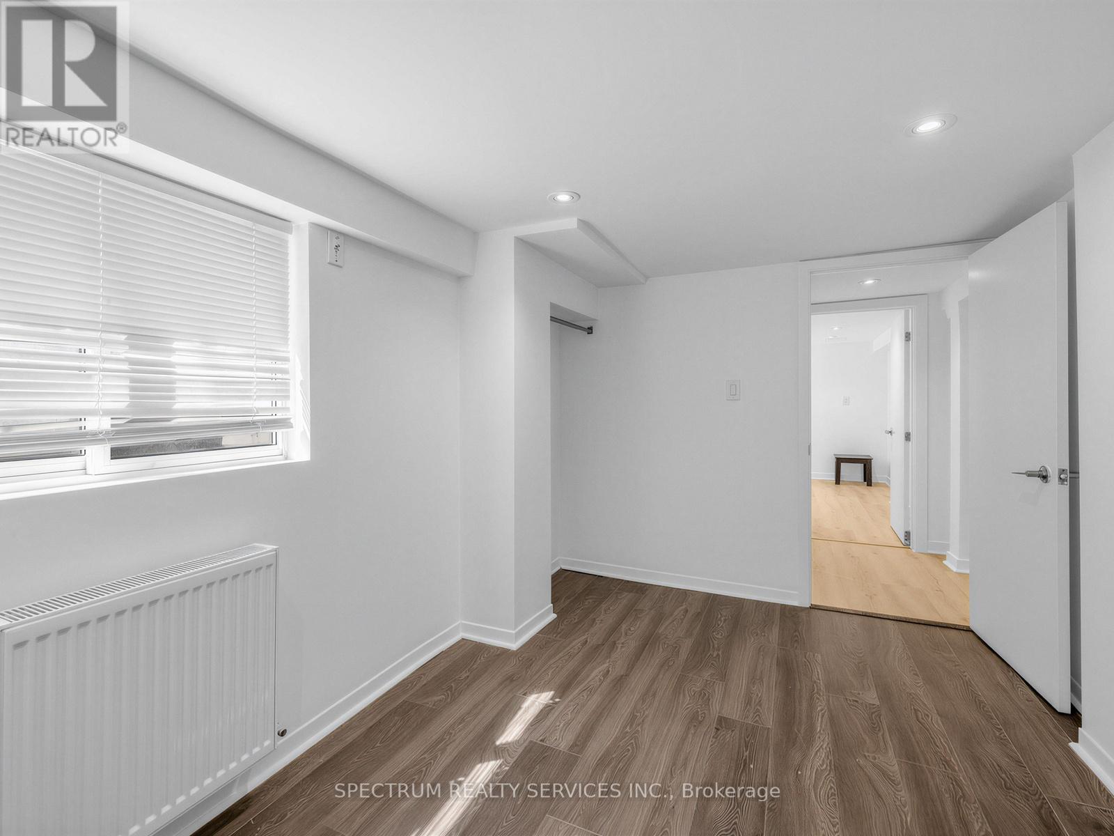 29 Raglan Avenue, Toronto, Ontario  M6C 2K7 - Photo 17 - C13489834