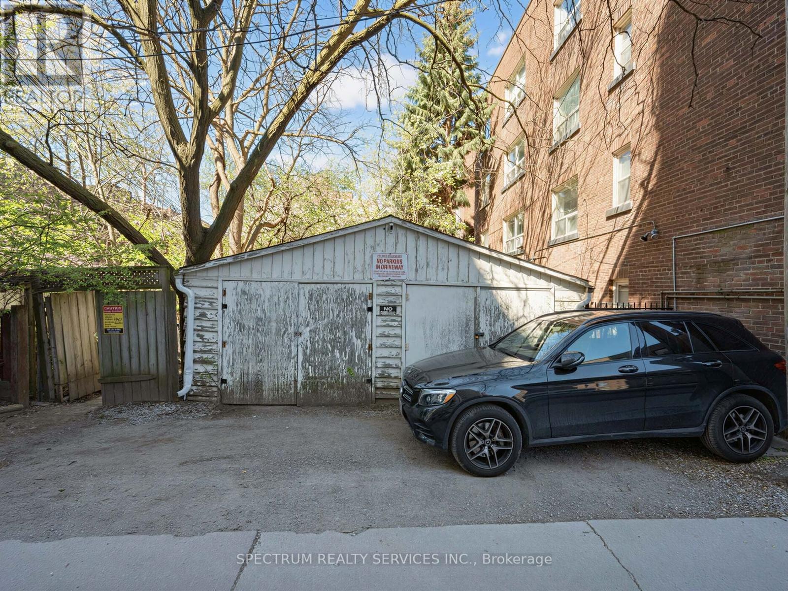 29 Raglan Avenue, Toronto, Ontario  M6C 2K7 - Photo 29 - C13489834