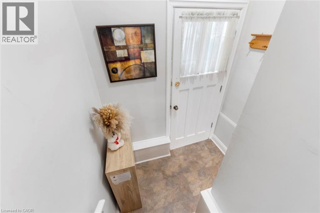 1063 Joan Drive, Burlington, Ontario  L7T 3H3 - Photo 24 - 40849767