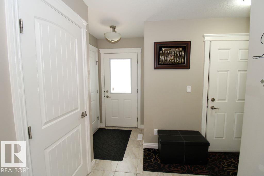 3048 Harvey Cr NW, Edmonton, Alberta  T6M 0N4 - Photo 3 - E4502029