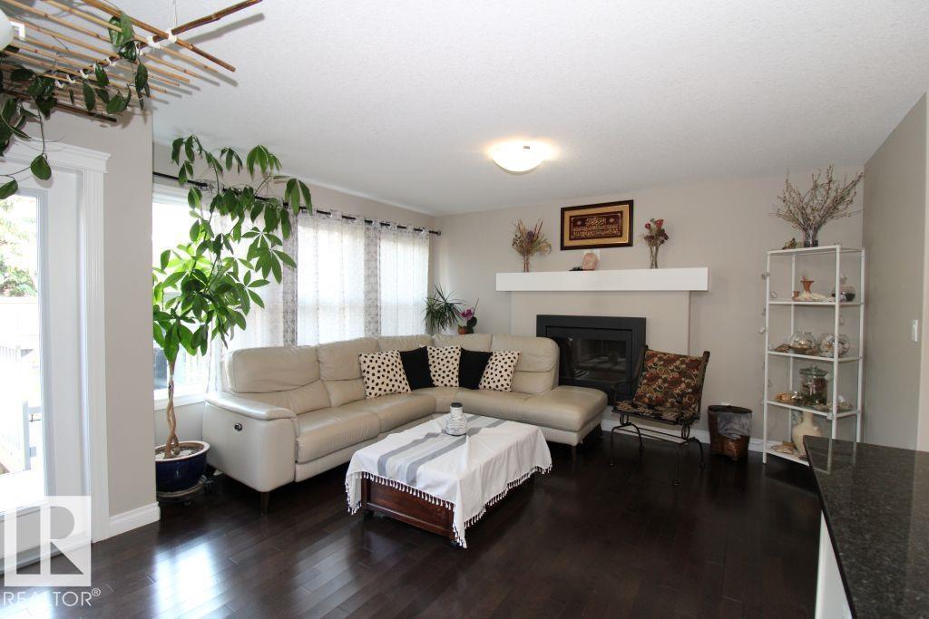 3048 Harvey Cr NW, Edmonton, Alberta  T6M 0N4 - Photo 5 - E4502029
