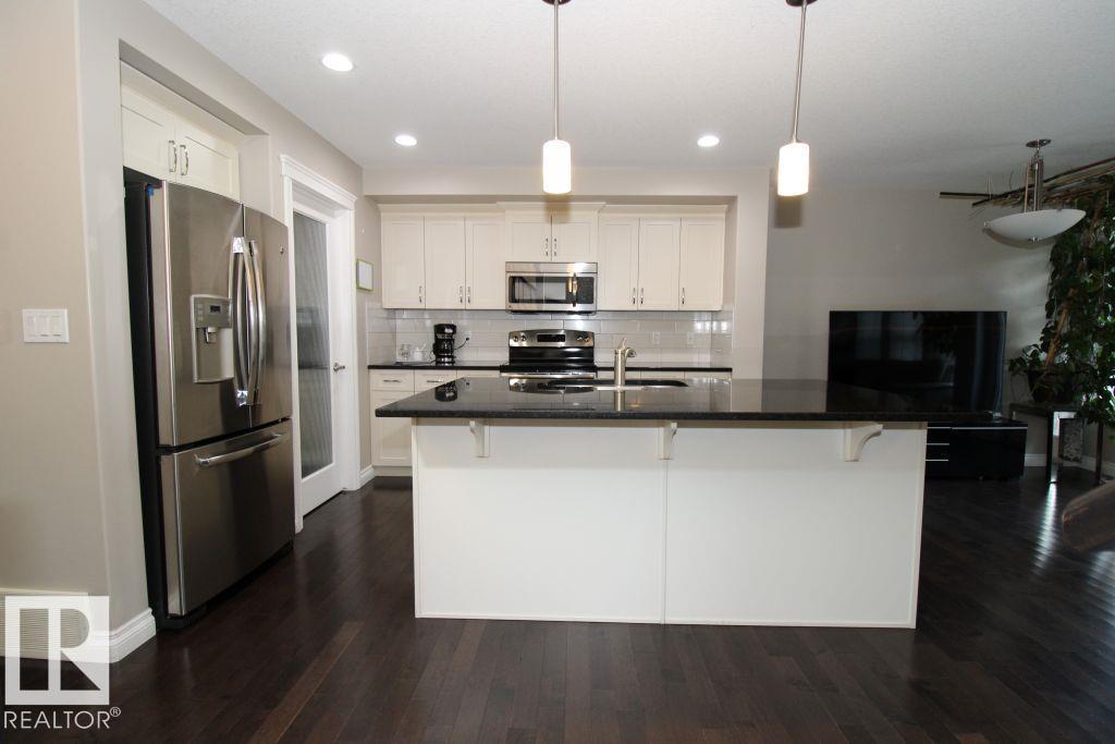 3048 Harvey Cr NW, Edmonton, Alberta  T6M 0N4 - Photo 10 - E4502029