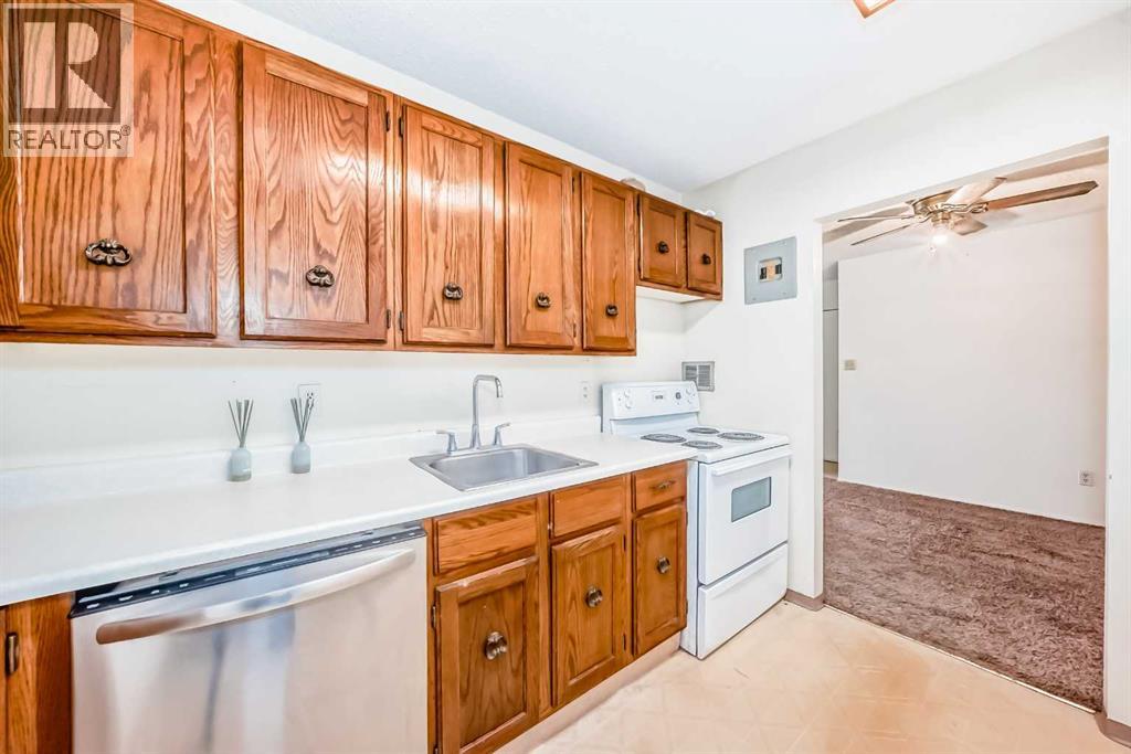 1312, 315 Southampton Drive SW, Calgary, Alberta  T2W 2T6 - Photo 4 - A2314004
